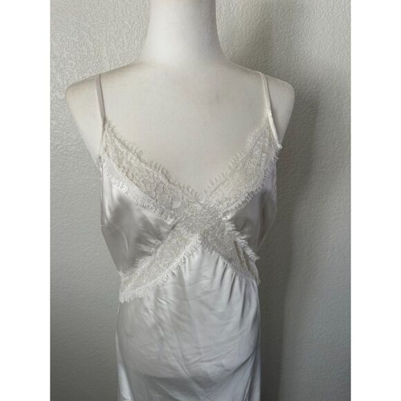 Lulu's Showing Up Elegance Satin Lace Midi Dress White Size Large - Picture 4 of 10